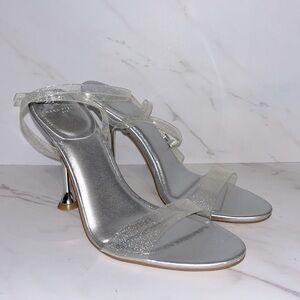NEW Marc fisher calisty silver metallic glitter strap sz 7.5.   (A4)